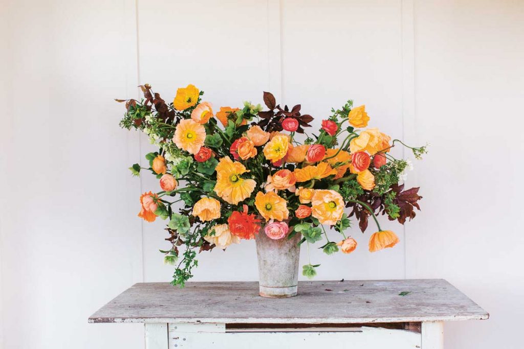 Book review: Cut Flower Garden: Grow, Harvest & Arrange Stunning Seasonal Blooms by Erin Benzakein - Cloverhome.nl